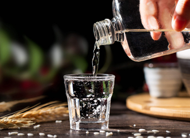 白酒中的苦味能判斷是否是糧食酒？